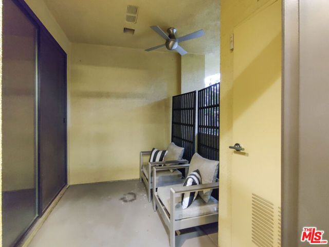 910 E Palm Canyon Drive 102, Palm Springs, CA 92264