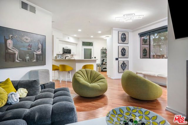 910 E Palm Canyon Drive 102, Palm Springs, CA 92264