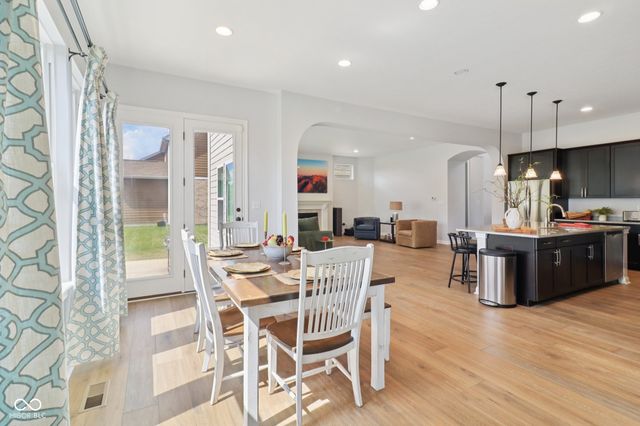 3232 Purple Ash Drive, Zionsville, IN 46077