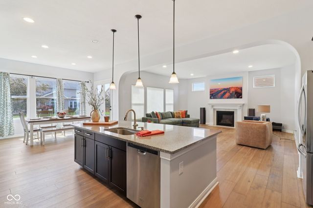 3232 Purple Ash Drive, Zionsville, IN 46077