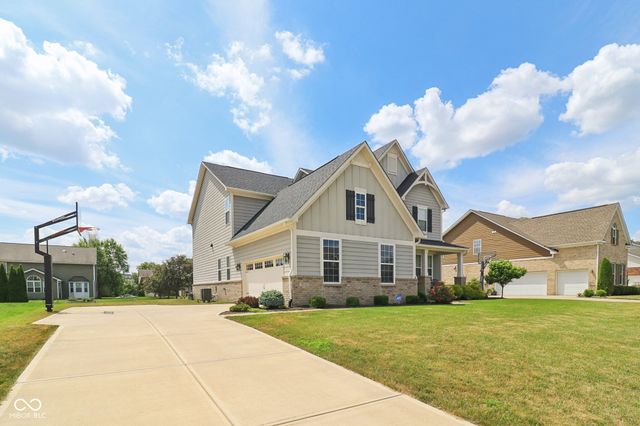 3232 Purple Ash Drive, Zionsville, IN 46077