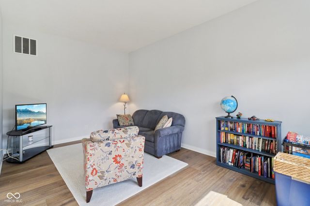 3232 Purple Ash Drive, Zionsville, IN 46077