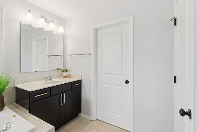 3232 Purple Ash Drive, Zionsville, IN 46077