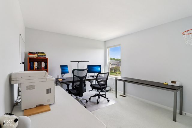 3232 Purple Ash Drive, Zionsville, IN 46077