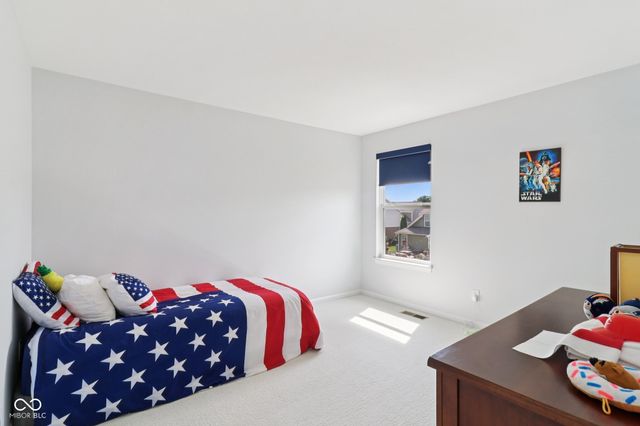 3232 Purple Ash Drive, Zionsville, IN 46077