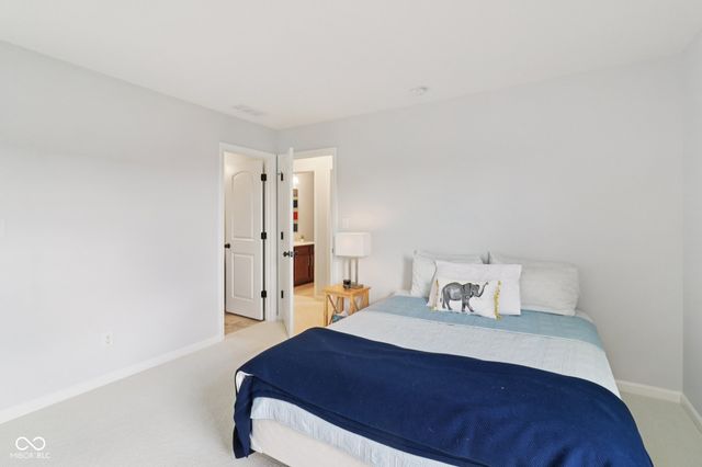 3232 Purple Ash Drive, Zionsville, IN 46077