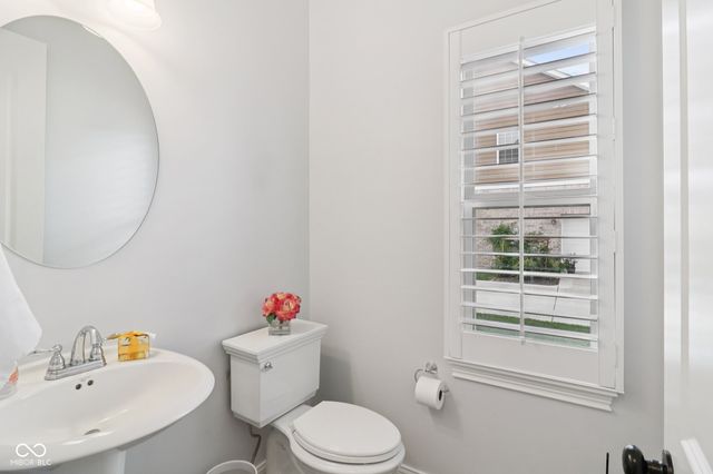 3232 Purple Ash Drive, Zionsville, IN 46077