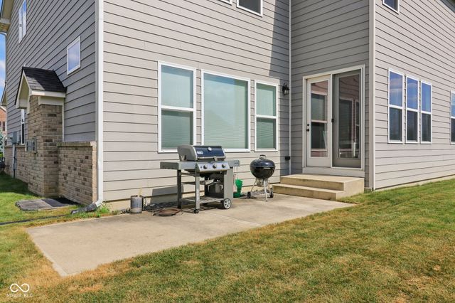 3232 Purple Ash Drive, Zionsville, IN 46077