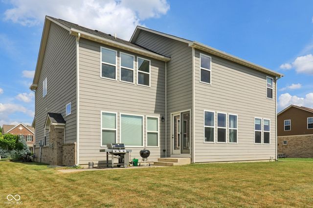 3232 Purple Ash Drive, Zionsville, IN 46077