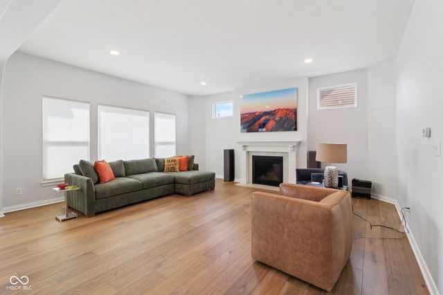 3232 Purple Ash Drive, Zionsville, IN 46077