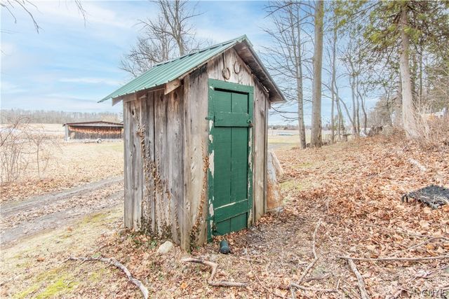 10615 Grandjean Road, Henderson, NY 13650