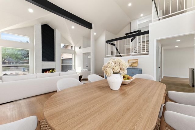 9806 Paddock Park Dr, Houston, TX 77065