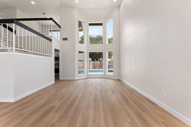 9806 Paddock Park Dr, Houston, TX 77065