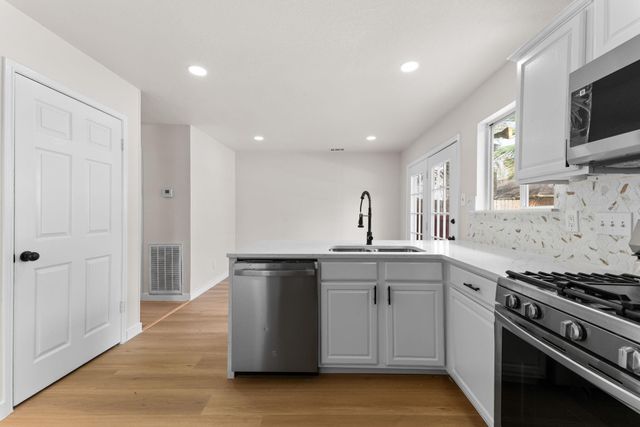 9806 Paddock Park Dr, Houston, TX 77065