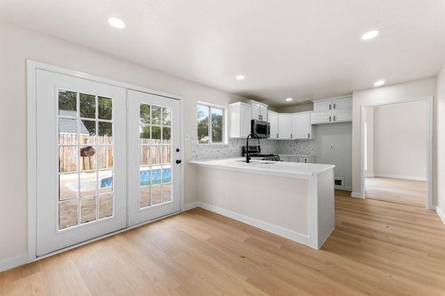 9806 Paddock Park Dr, Houston, TX 77065