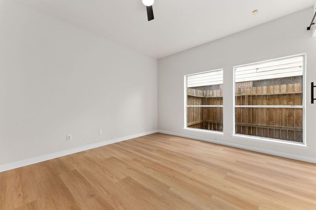 9806 Paddock Park Dr, Houston, TX 77065