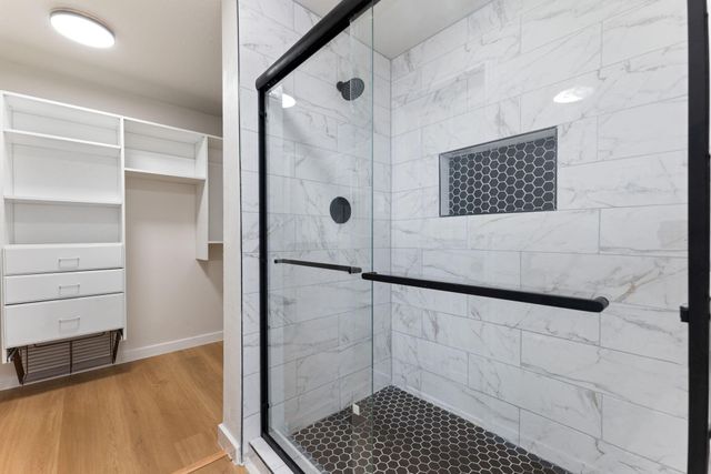 9806 Paddock Park Dr, Houston, TX 77065