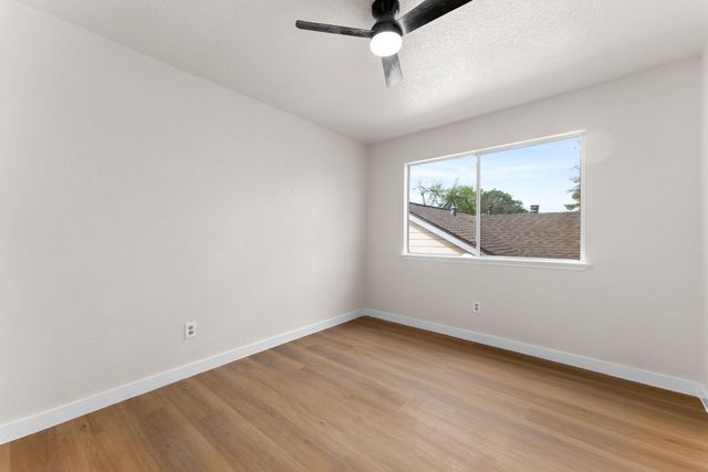 9806 Paddock Park Dr, Houston, TX 77065