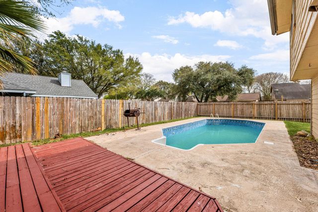 9806 Paddock Park Dr, Houston, TX 77065