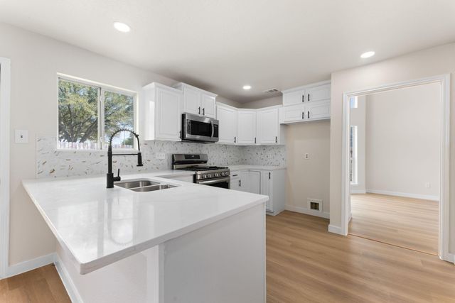 9806 Paddock Park Dr, Houston, TX 77065