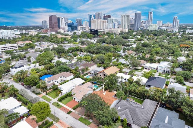 805 SE 10TH Street, Fort Lauderdale, FL 33316