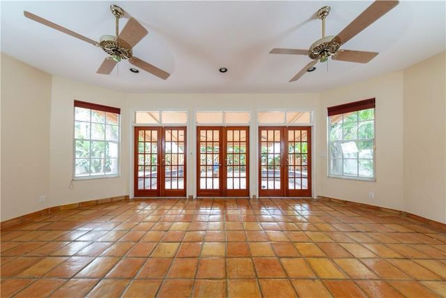805 SE 10TH Street, Fort Lauderdale, FL 33316