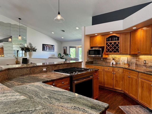 200 Bridle Trail, Pueblo, CO 81005