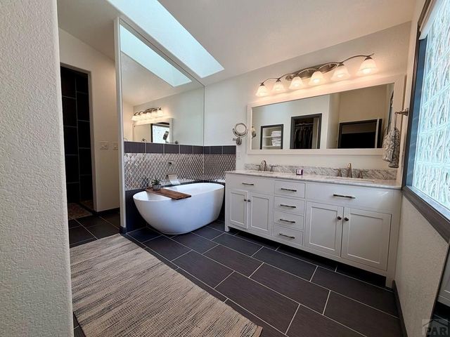 200 Bridle Trail, Pueblo, CO 81005