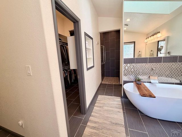 200 Bridle Trail, Pueblo, CO 81005
