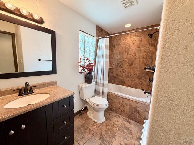 200 Bridle Trail, Pueblo, CO 81005
