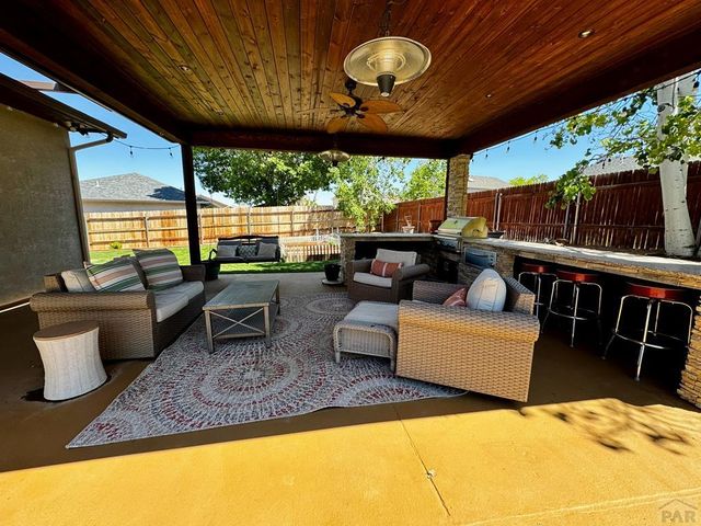 200 Bridle Trail, Pueblo, CO 81005