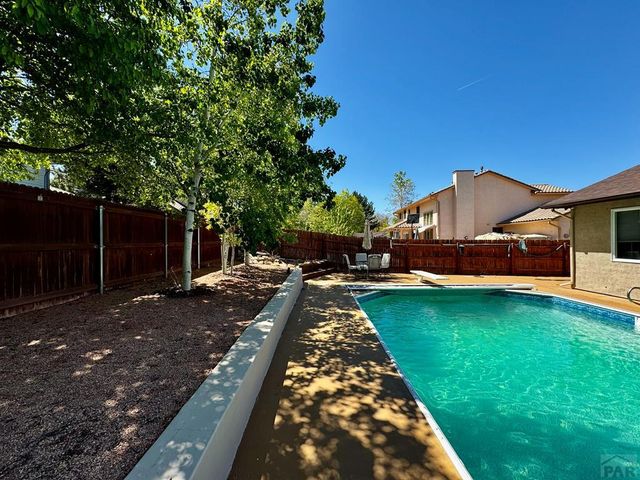 200 Bridle Trail, Pueblo, CO 81005