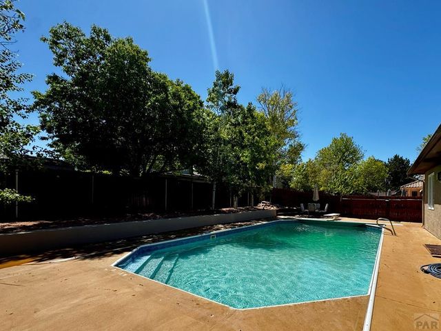 200 Bridle Trail, Pueblo, CO 81005
