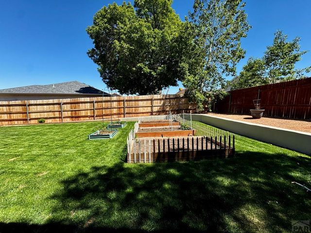 200 Bridle Trail, Pueblo, CO 81005