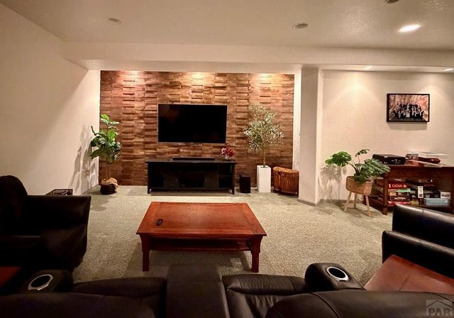 200 Bridle Trail, Pueblo, CO 81005