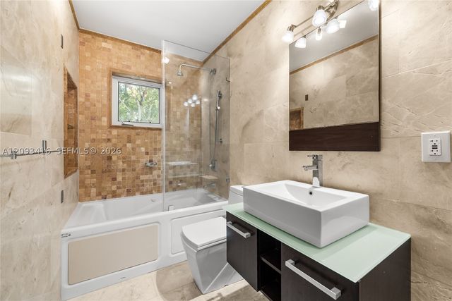 1543 Dorado Ave, Coral Gables, FL 33146