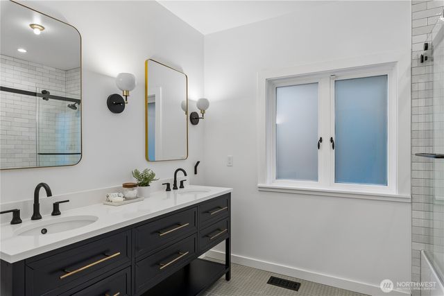 5932 California Avenue SW, Seattle, WA 98186