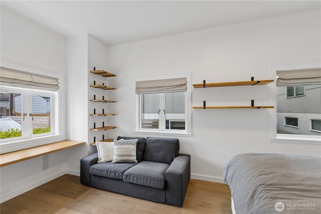 5932 California Avenue SW, Seattle, WA 98186