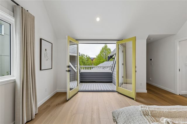 5932 California Avenue SW, Seattle, WA 98186