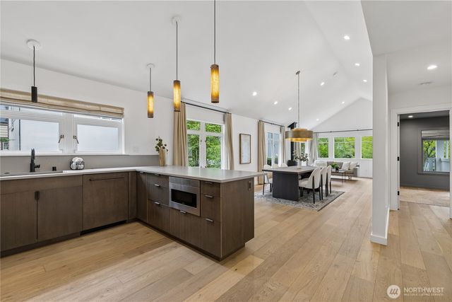 5932 California Avenue SW, Seattle, WA 98186