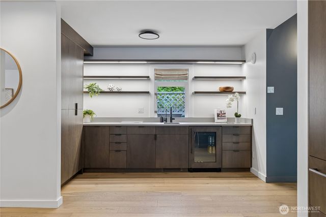 5932 California Avenue SW, Seattle, WA 98186