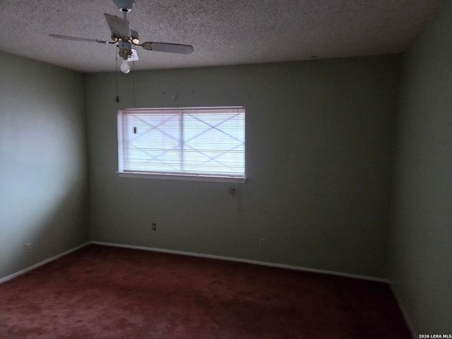 9622 Chelmsford Dr, San Antonio, TX 78239