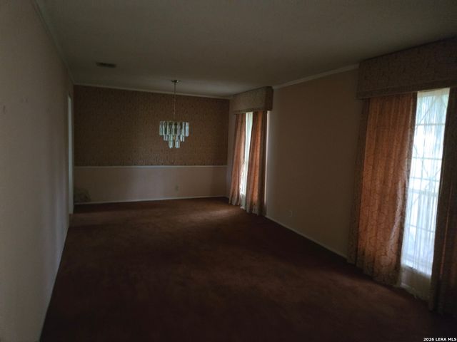 9622 Chelmsford Dr, San Antonio, TX 78239