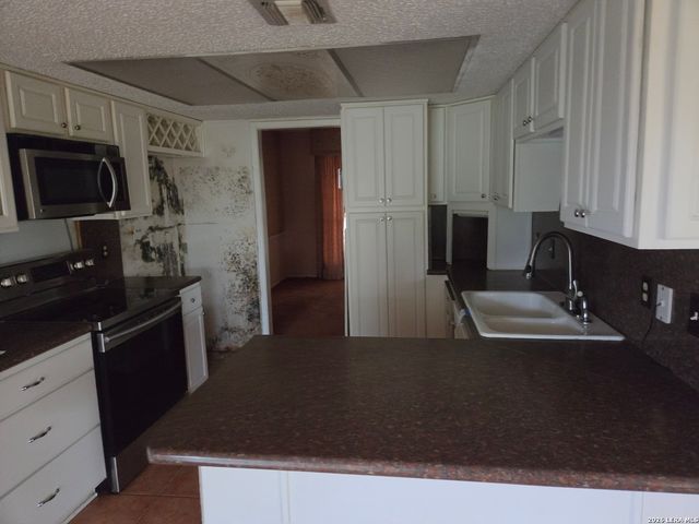 9622 Chelmsford Dr, San Antonio, TX 78239