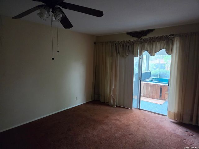 9622 Chelmsford Dr, San Antonio, TX 78239