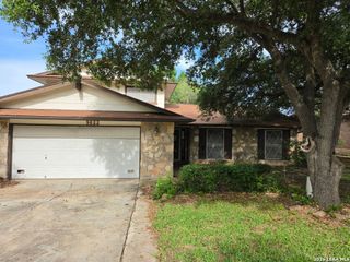 9622 Chelmsford Dr, San Antonio, TX 78239
