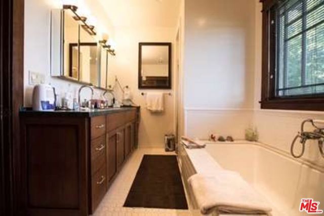 1513 Walgrove Avenue, Los Angeles, CA 90066