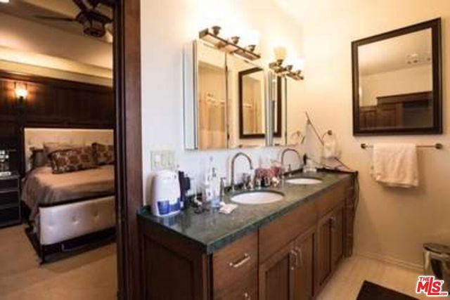 1513 Walgrove Avenue, Los Angeles, CA 90066