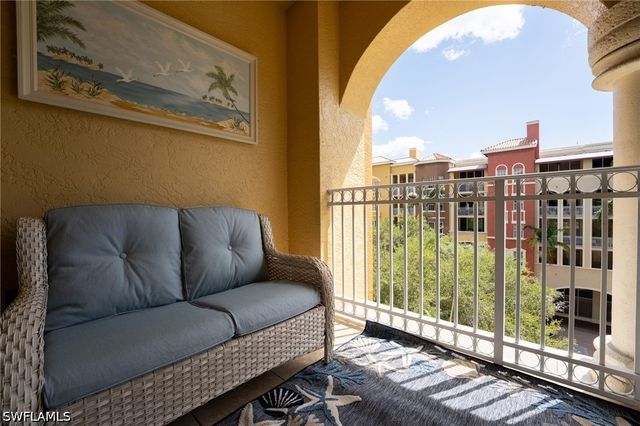 410 Bayfront PL 2407, Naples, FL 34102