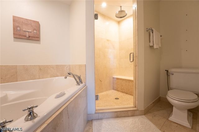 410 Bayfront PL 2407, Naples, FL 34102
